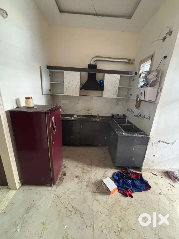 1 bhk fully furnished flat owner free near road gated society