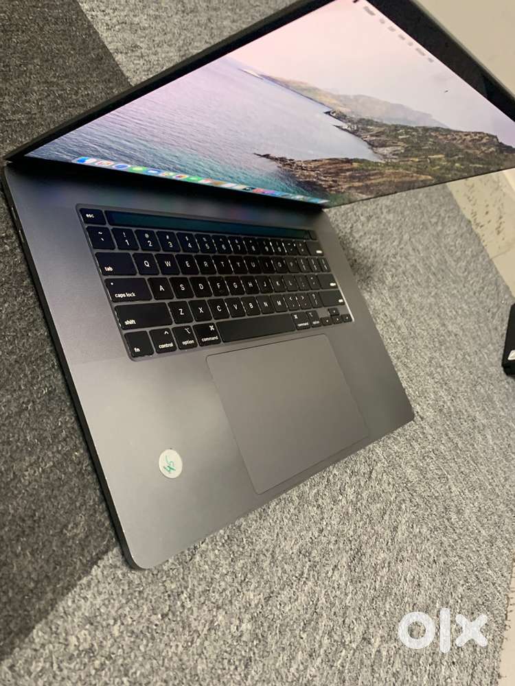 Macbook pro A2141/ 16inch/Core i9/32GB /512GB/Touchbar/Good working