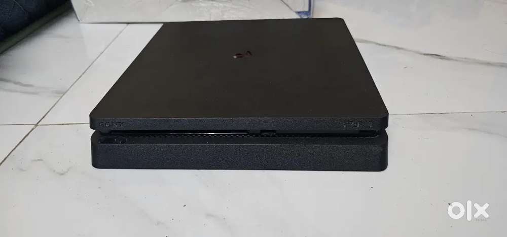 Ps4 1tb with one joystick