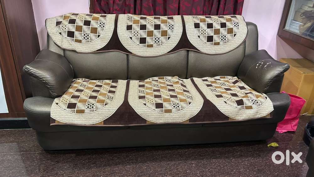 Sofaset which fits 6 members