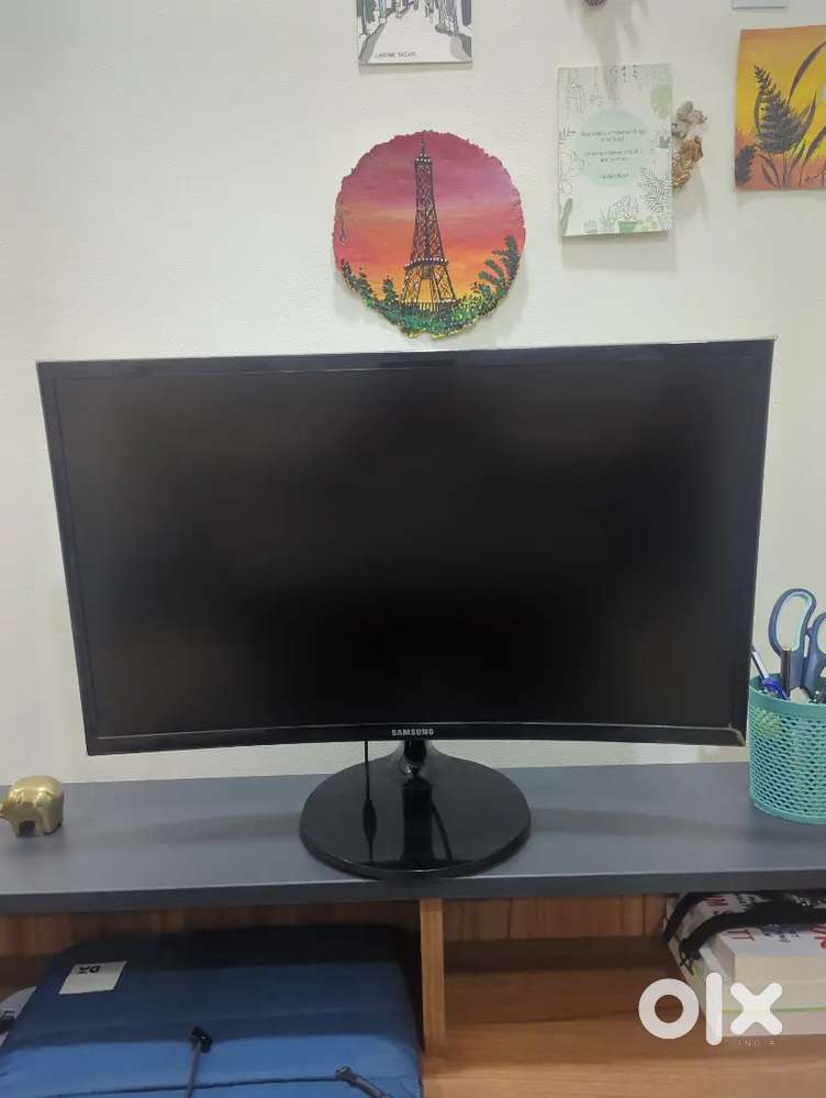 Samsung FHD 24 Curved Monitor