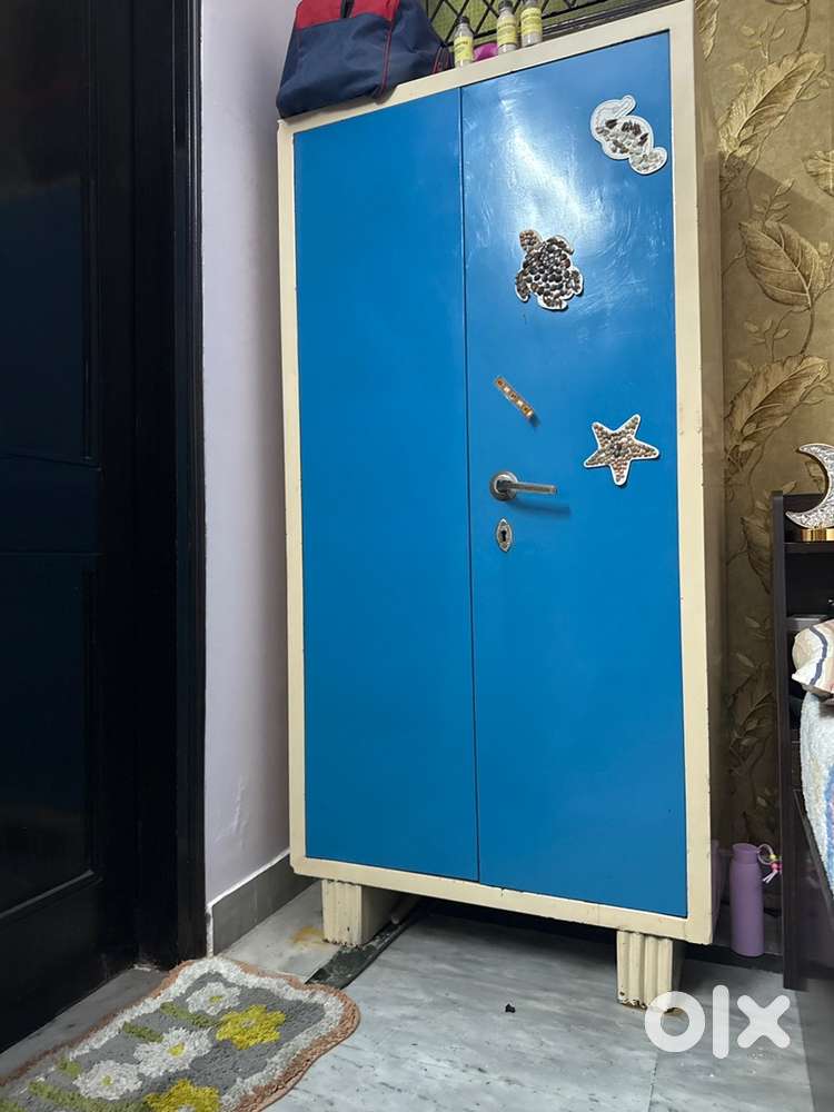 Metal Wardrobe for Sale – Excellent Condition