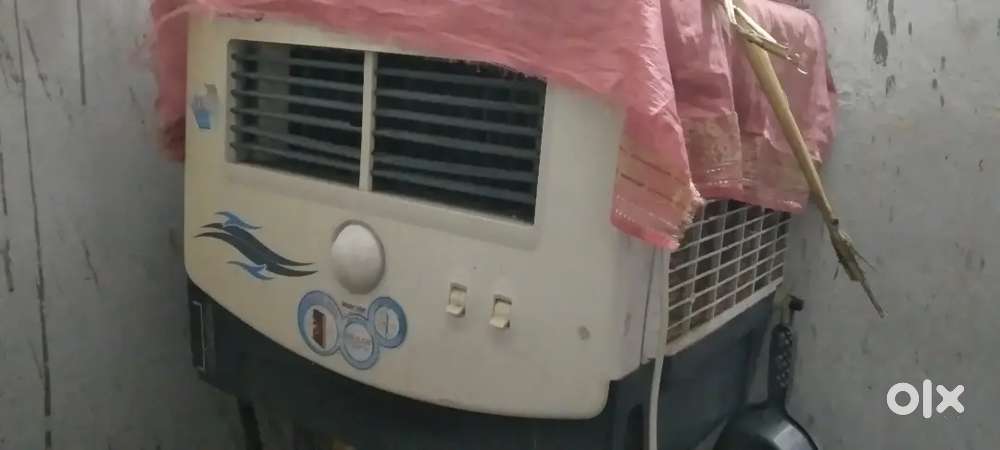 Usha azzuro 10 litre cooler=2pcs dono 10 litre ka h