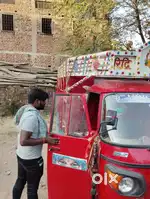 Piaggio three wheeler ke liye driver chahiye license compulsory hai