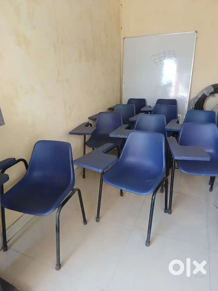 20 Coaching chairs, almost new