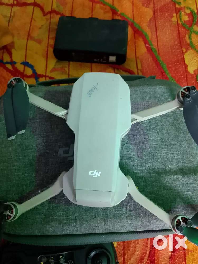 DJI MAVIK MINI DRONE. 3batary
