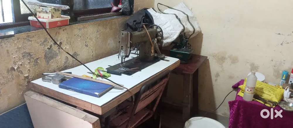 Sewing machine and oralak machine