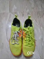Yonex Eclipsion z2 wide badminton shoes. Acid yellow color