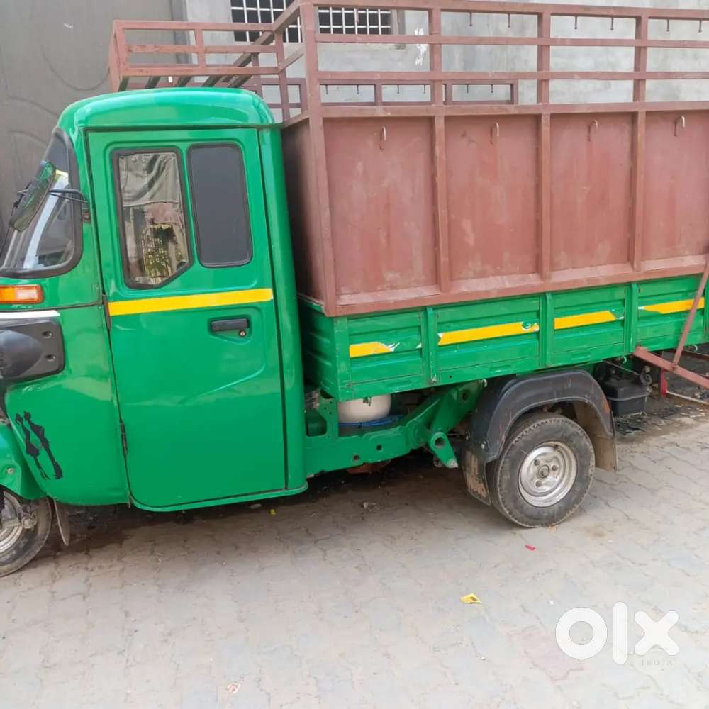 CNG passed three wheeler