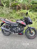Pulsar 125 carbon edition