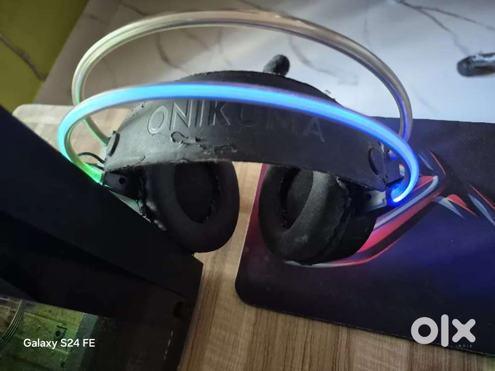 Headphone rgb with realme t300 earbuds