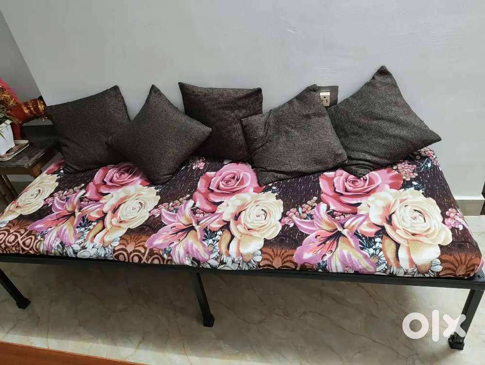 Voltas A.c one ton dining table two chairs 5sitter sofa diwan an table