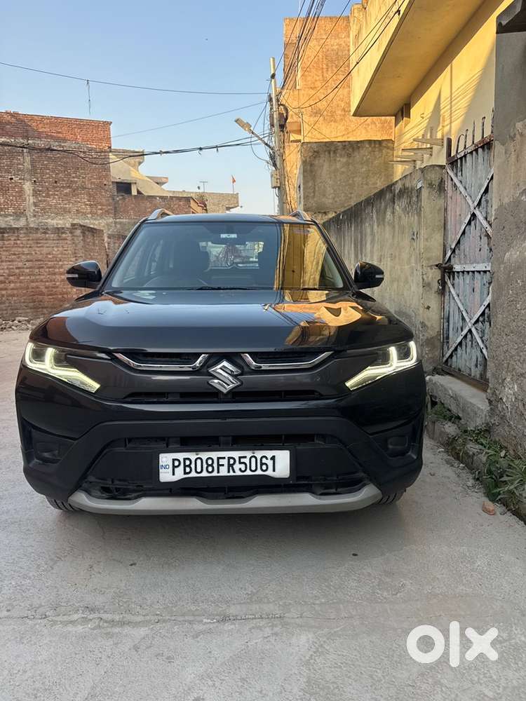 Brezza AT with sunroof