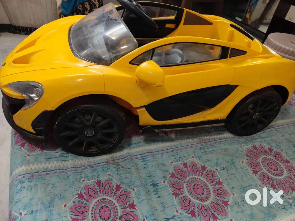 Kids sports car