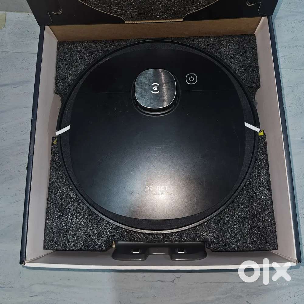 Ecovacs Deebot Ozmo 950 Robot

Vacuum - Extra Brushes, Hardly Used Mop