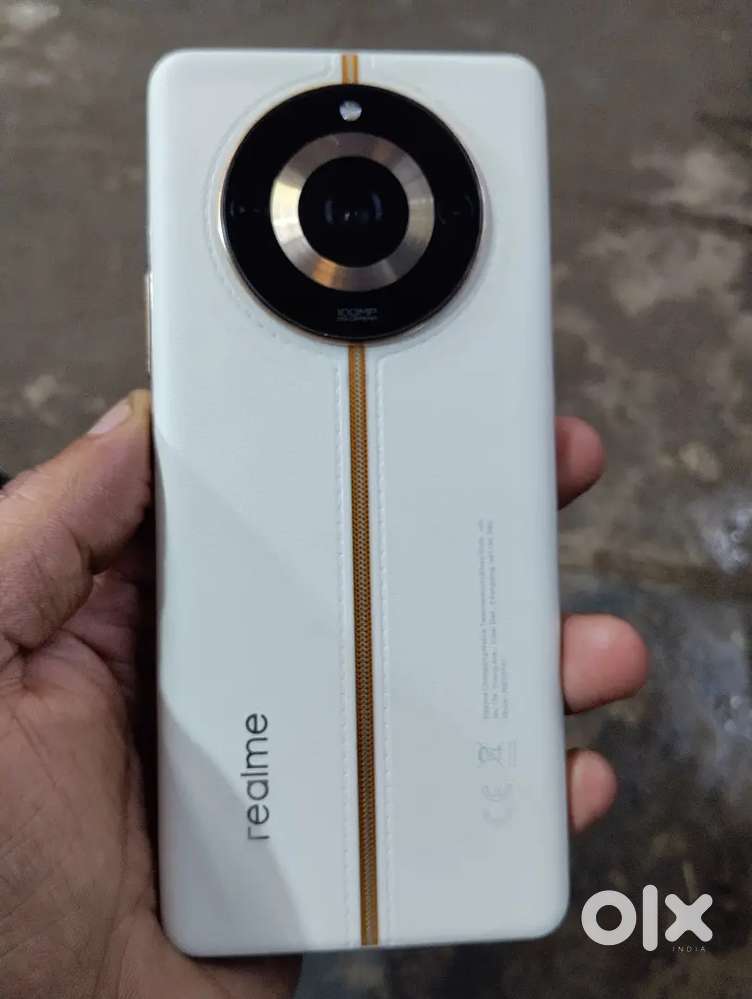 realme 11 pro 5G.   8/256 and original charger