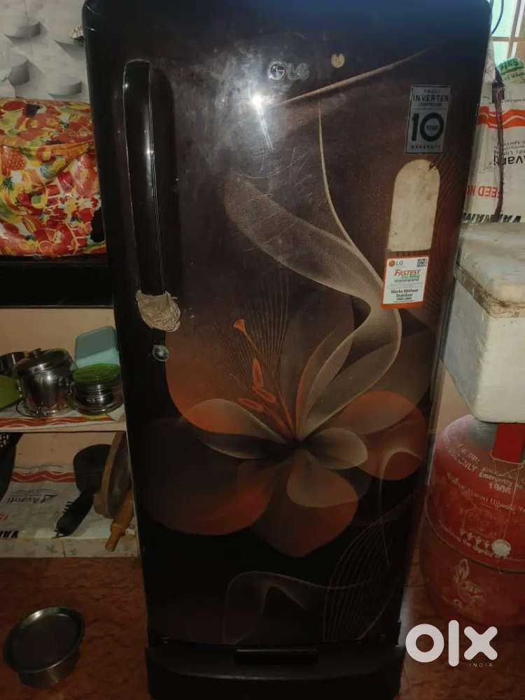 Lg single door fridge  good condition  200ltrs