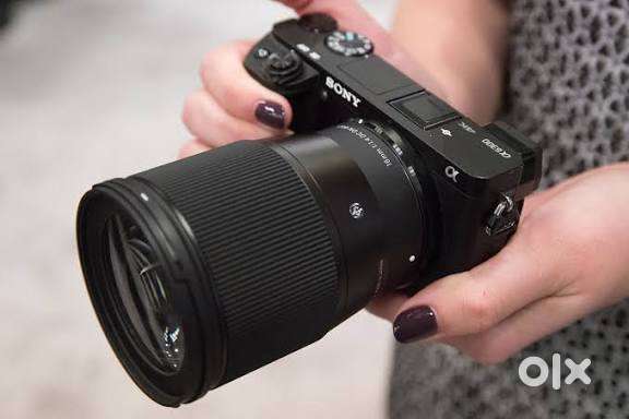 Sony A6600 + 16MM sony f1.4 DC/DN lens with rode mic wireless II setup