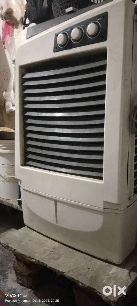 Cooler 50 litter water tank