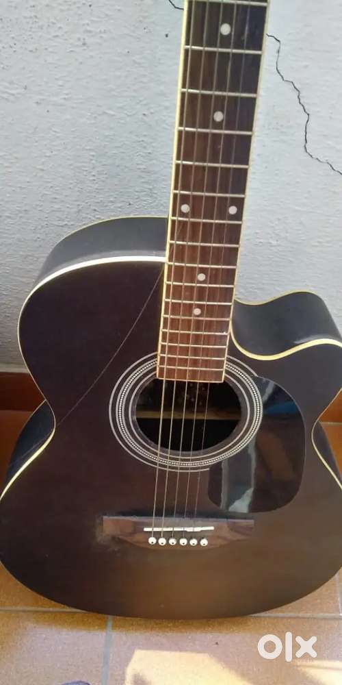 Guitar acoustic