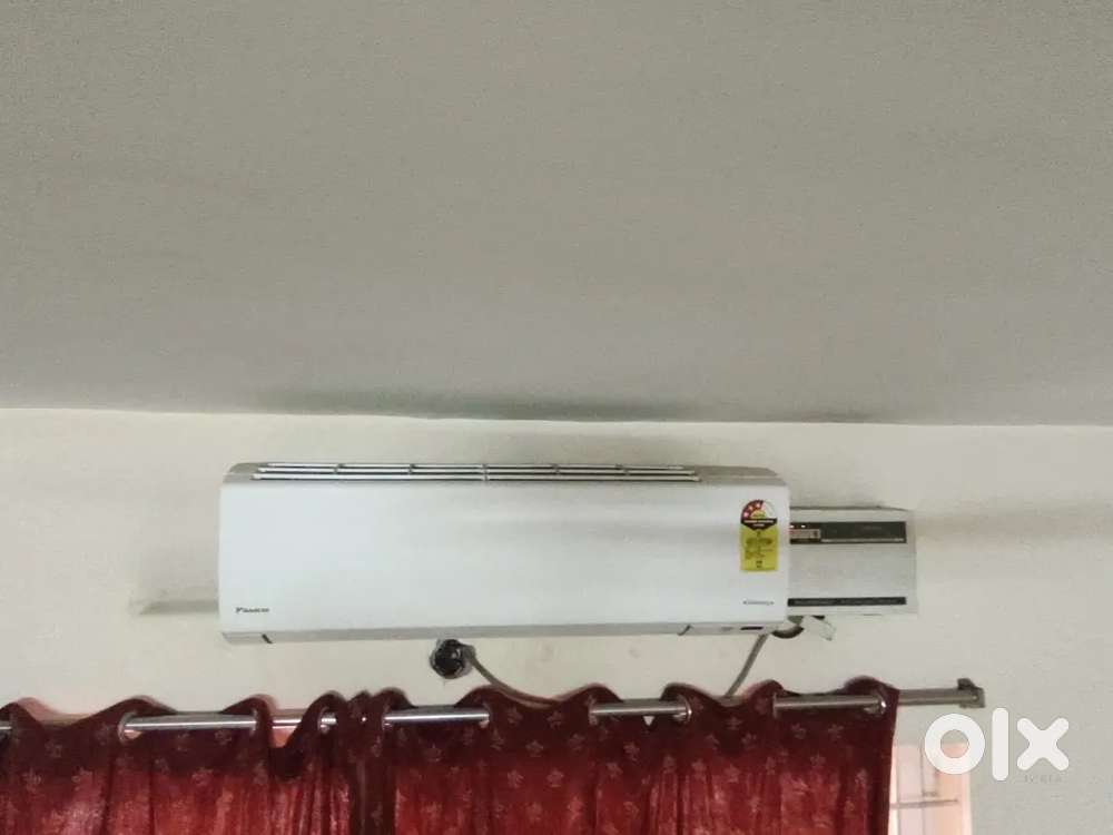 3 Star DAIKIN AC For sale
