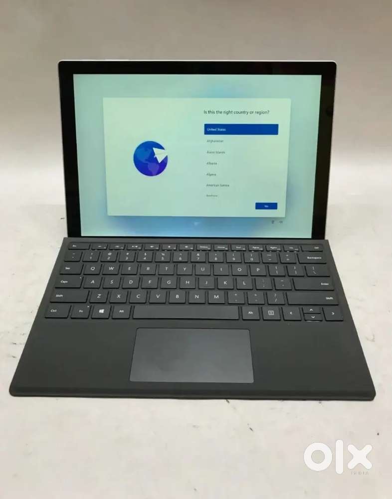 Microsoft Surface Pro 4 : Intel i7, 16GB Ram, 512SSD, WiFi only model.