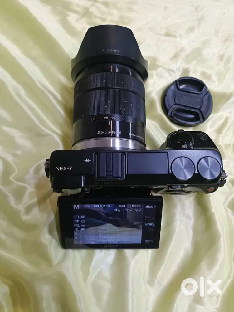Sony Alpha Mirrorless Camera Nex-7 APS-C with Sony 18-55mm lens