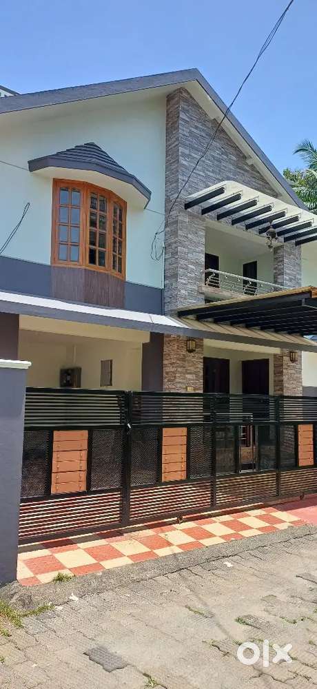 കോഴിക്കോട് തൊണ്ടയാട് മൂന്ന് ബെഡ്റൂം വീട് വാടകയ്ക്ക്