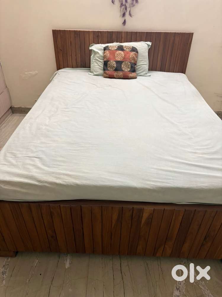 Engineered wood queen size beed with box and l shape sofa