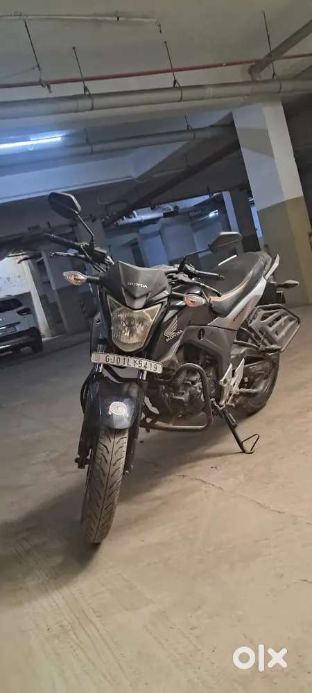 Honda CB Hornet 160 R CBS in good condition