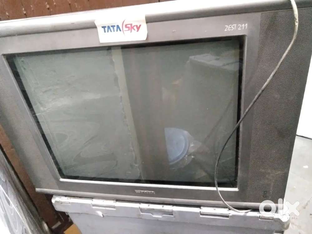Flat screen 21 inch colour tv in running condition