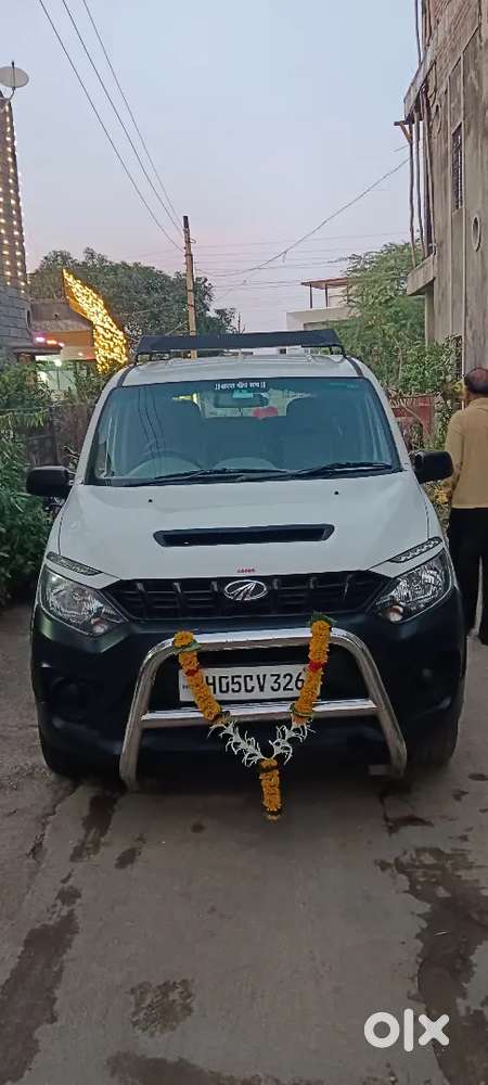 Mahindra NuvoSport 2016