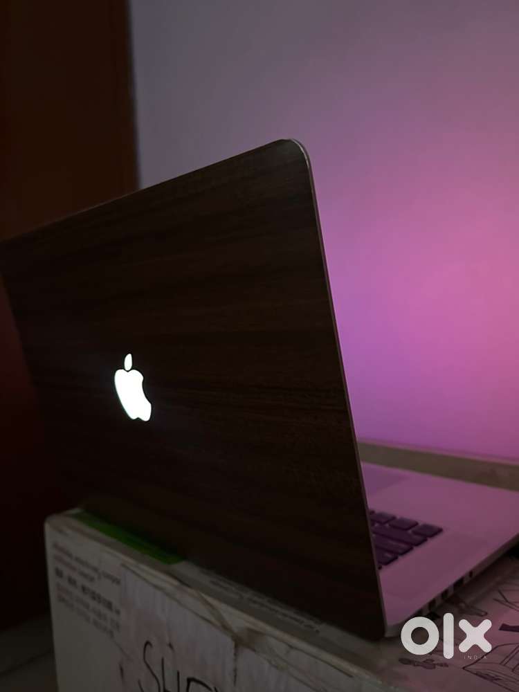Mackbook PRO ( 15 inc )  16GB RAM 512 Gb Storage