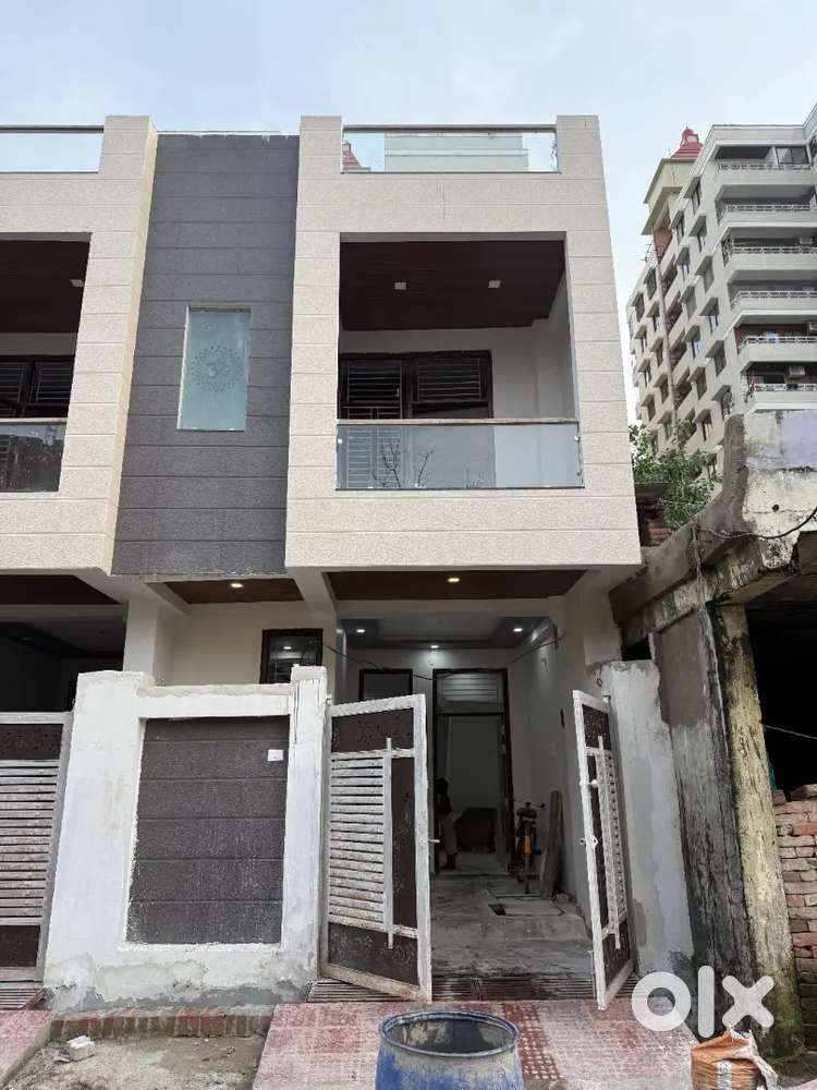 Newly constructed 75 gaj 675 sqft 3bhk villa for sale