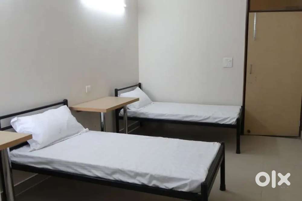 PG in Prahladnagar (Non-food) boys