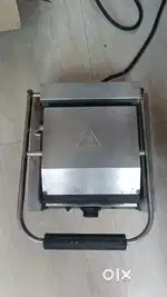Commercial sandwich maker