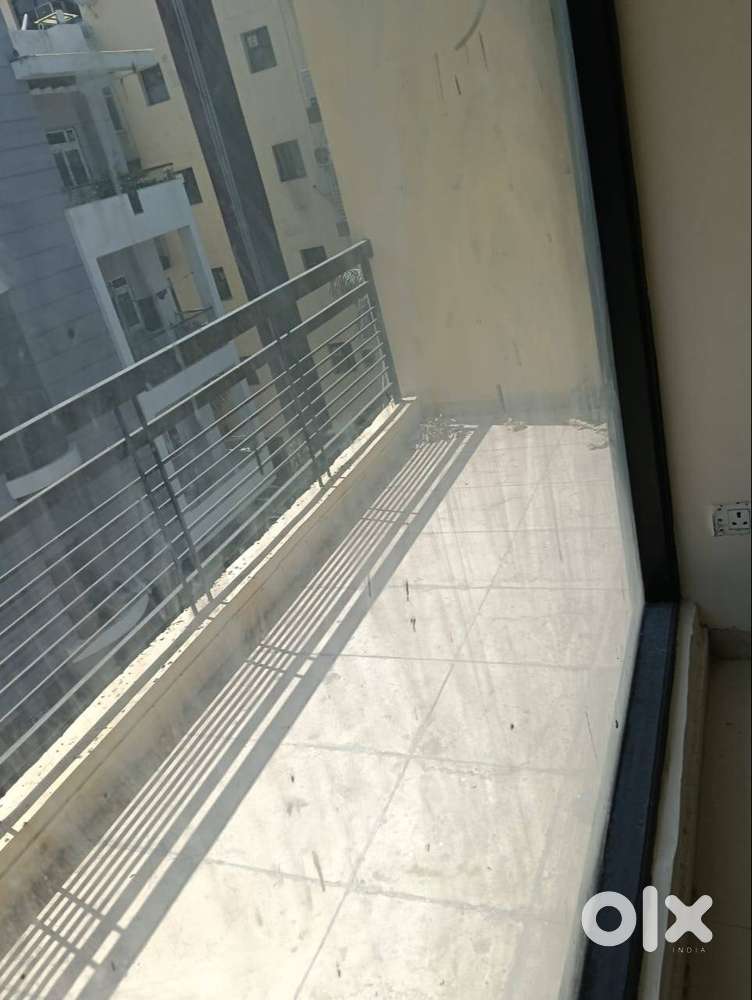 3Bhk Apartment For Sale With Lift/Roof Right