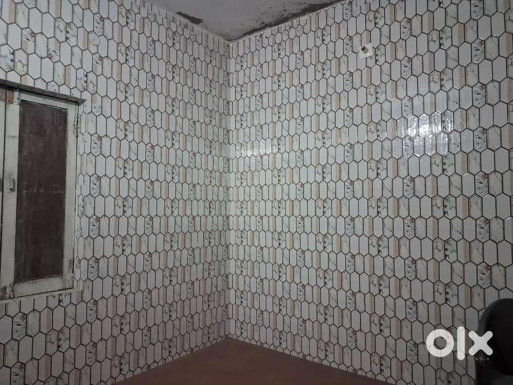 1 room for rent with washroom and kitchen