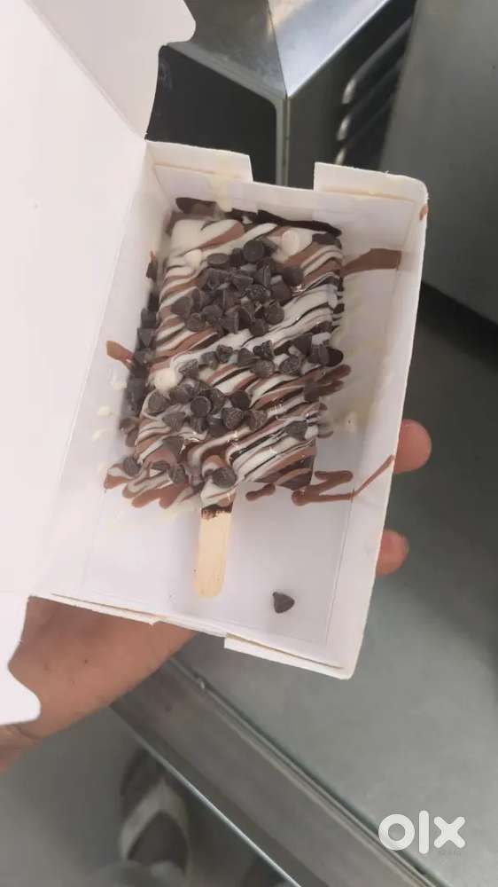 Helper/Fresher Required Urgently