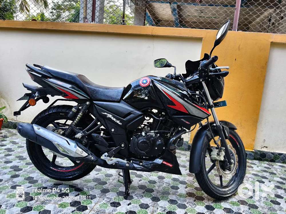 Apache RTR 160 racing edition