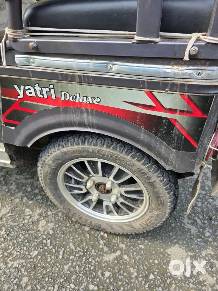 A WELL MAINTAINED E- RICKSHAWA IS SELL NOW