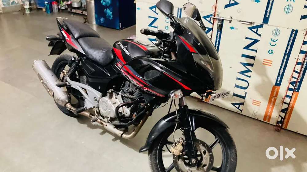 220 Pulsar bike complete ha bike  me Koi Kam nahi H