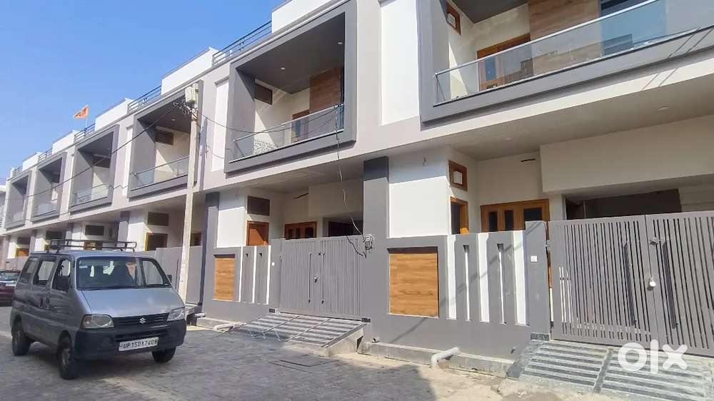 (GANGA NAGAR NEAR IIMT) 108 GAZ LUXURY VILLA 70 LAKH EACH