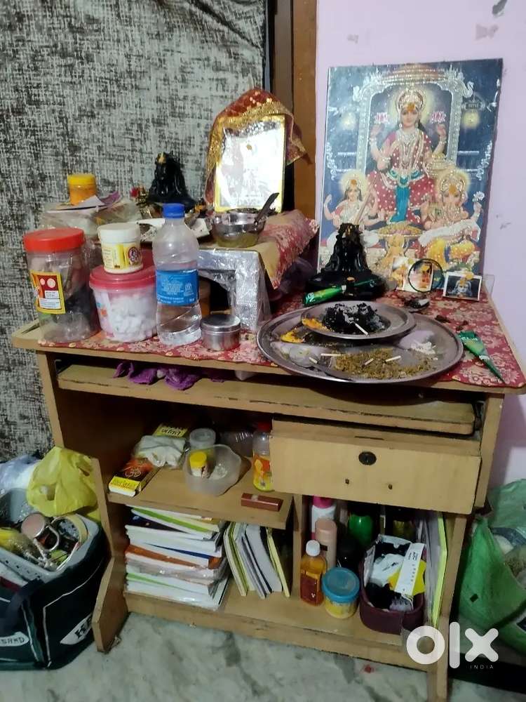 Brand new computer table
