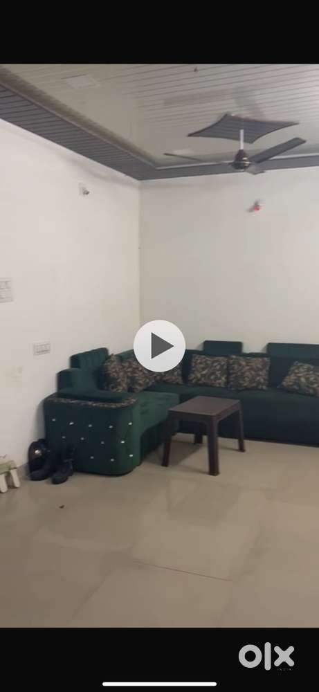 Flat rooms available for rent