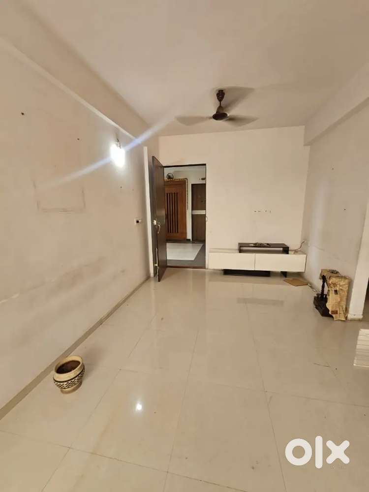 Newly painted flat 2bhk prime location
