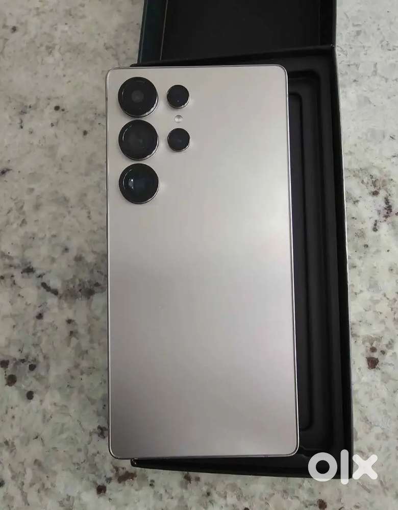 Samsung S25 Ultra (Unlocked / 512GB)