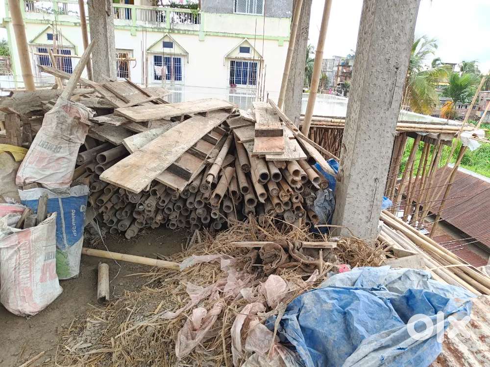 Building shuttering item