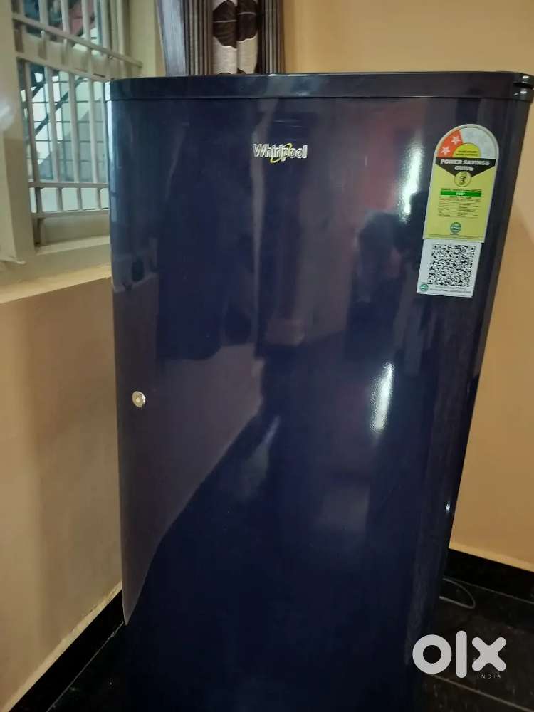 Whirlpool 184 L Single Door Refrigerator & Prestige stove