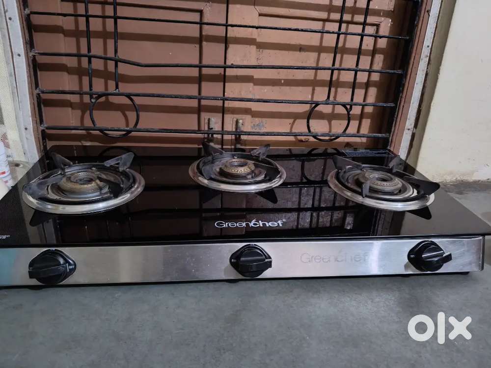 3 burnal gas stove in good condition